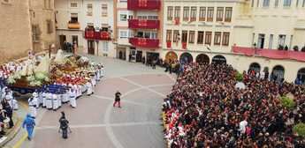 El ‘Encuentro’ en Hellín tuvo lugar en la Plaza de la Iglesia, debido a la lluvia