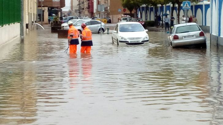 Inundaciones tras la tromba de agua y granizo que descargó con fuerza en Hellín.