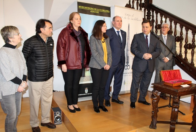 Albacete recupera unas tijeras de gran valor artístico para la historia de la cuchillería
