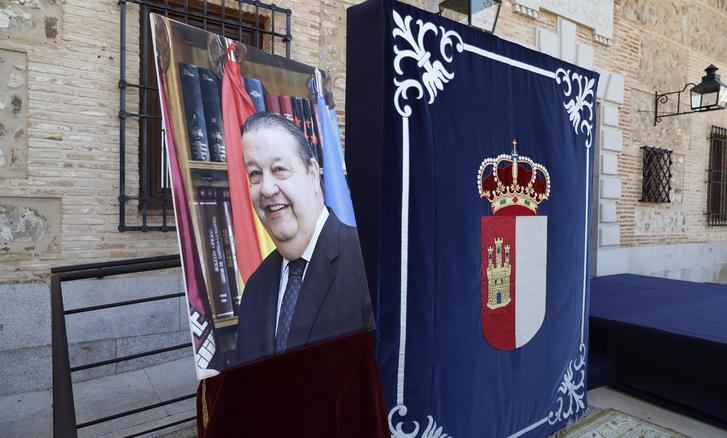 Diputados de Castilla-La Mancha guardan un minuto de silencio por el fallecimiento del expresidente Jesús Fernández Vaquero