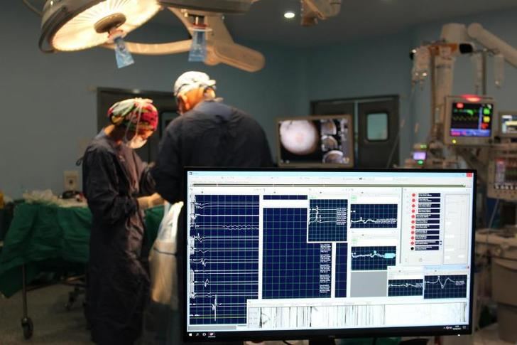 El Hospital de Albacete incorpora la técnica del mapeo motor en cirugías de tumores cerebrales