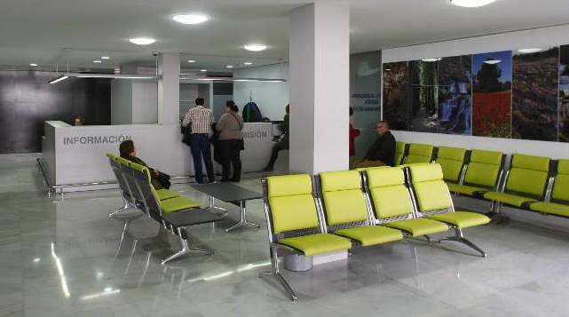 Tres adultos y una niña están graves tras un accidente de tráfico en Hellín (Albacete)