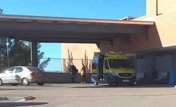 Hombre de 49 años hospitalizado tras incendio en la cocina de su vivienda en Hellín