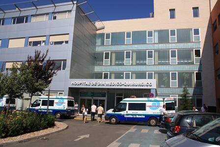 Un niño de dos años y dos adultos trasladados al hospital, tras la colisión de dos vehículos en Alcázar (Ciudad Real)