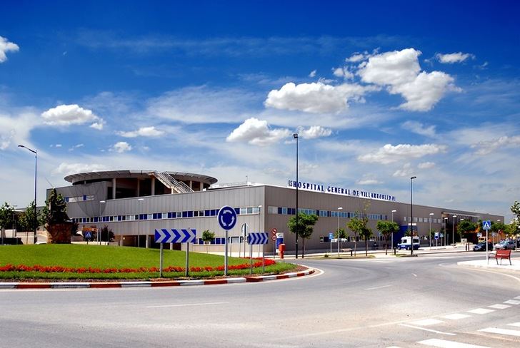 Trasladado al Hospital de Villarrobledo el trabajador herido en una pierna tras ser atropellado por un toro mecánico en San Clemente (Cuenca)