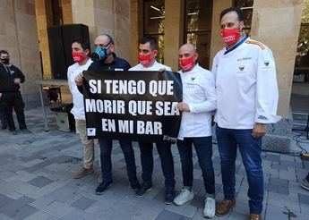 El PP de Albacete asiste a la manifestación de la hostelería y solicita ayudas urgentes para el sector