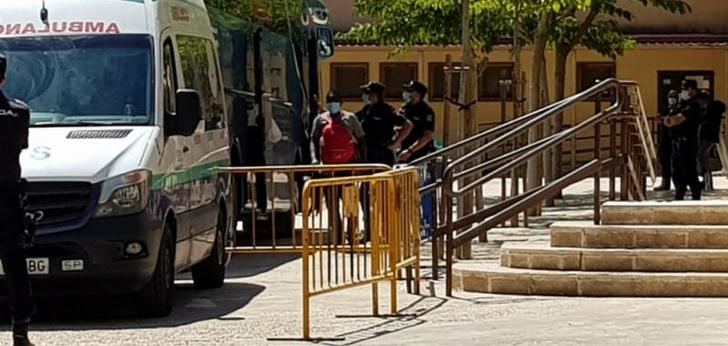 Cuatro inmigrantes que huyeron del confinamiento en el Ifab de Albacete, a juicio por desorden público y lesiones