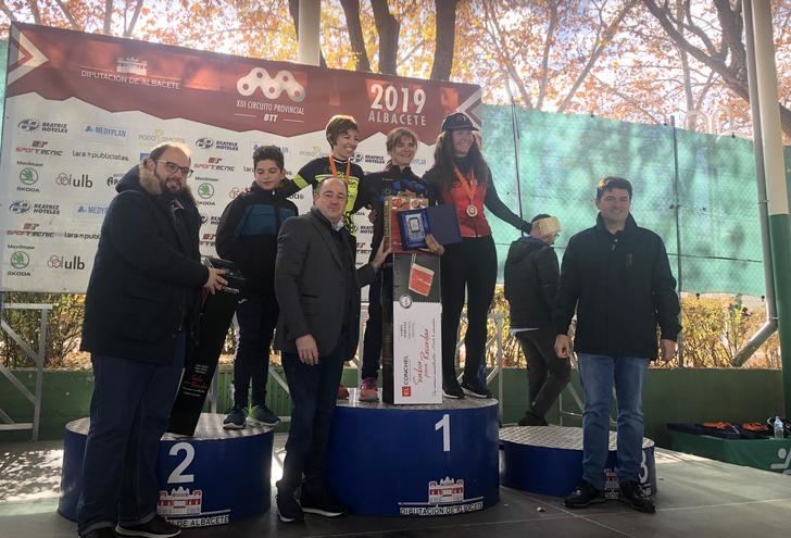 725 ciclistas en la VIII edición de la BTT ‘Ciudad de Albacete’ que ganaron Alfonsi Villar y Óscar Carrasco