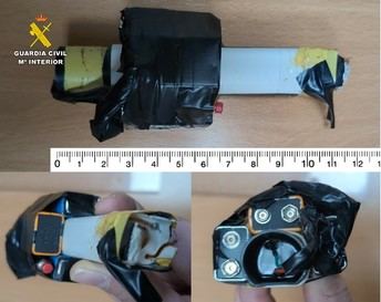 Conductor nervioso revela la presencia de drogas y un arma prohibida en su vehículo en Albacete