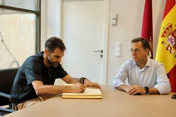 Calderón es recibido por el alcalde de Albacete para promover valores deportivos entre jóvenes