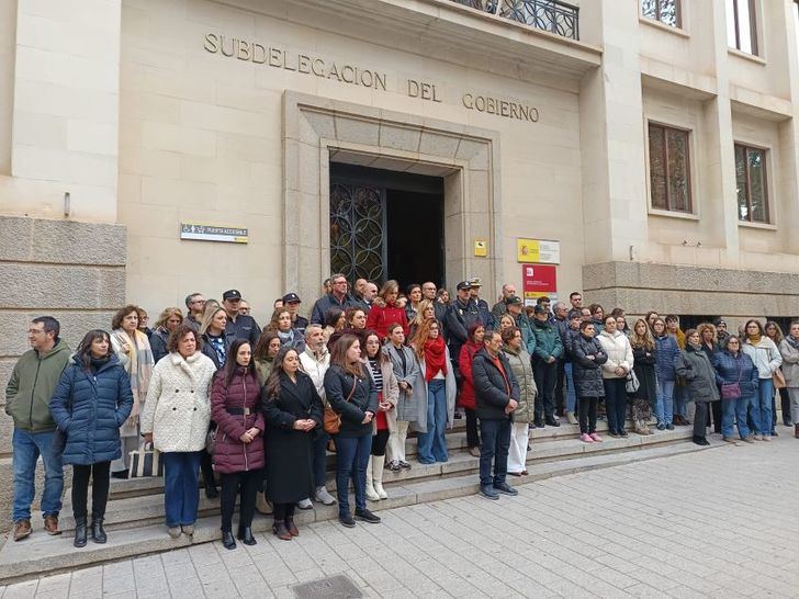 Minuto de silencio en Albacete por las víctimas de violencia de género: Martha y Rejane