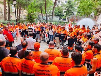 El Ayuntamiento de Albacete celebra el acuerdo entre empleados limpieza viaria y Valoriza, para evitar la huelga