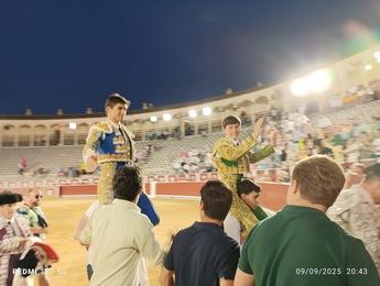 Manuel Caballero se despide con dos orejas en la primera novillada de la Feria 2025