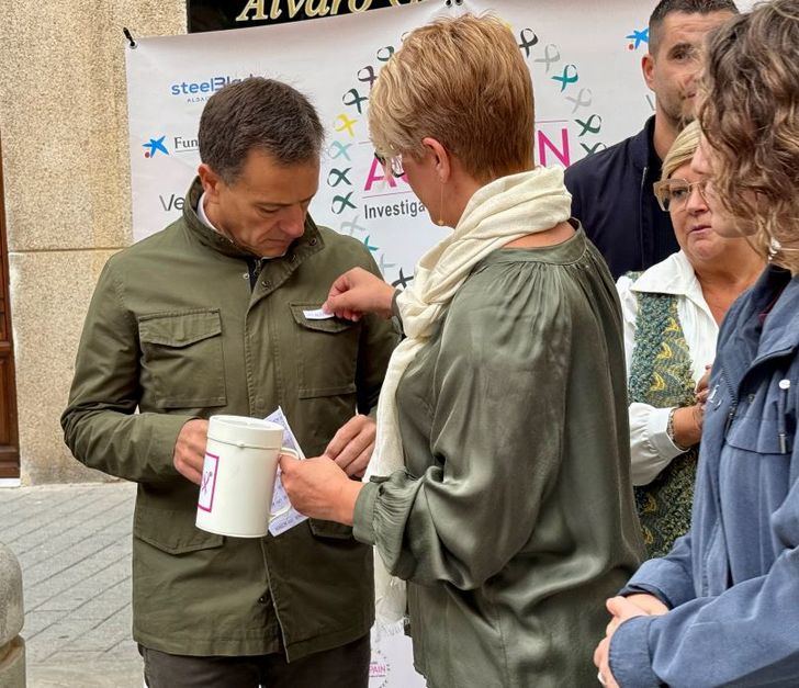 El alcalde Manuel Serrano destaca el compromiso del Ayuntamiento en el Día de la Investigación contra el Cáncer