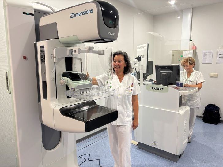 Castilla-La Mancha mejora el diagnóstico del cáncer de mama en Almansa con un nuevo mamógrafo digital