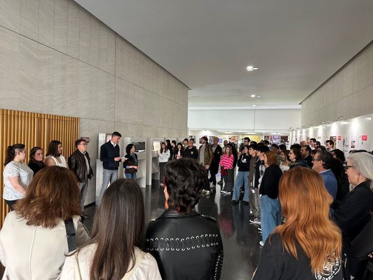 El Ayuntamiento reafirma su compromiso con el arte y la educación en la muestra de alumnos de la Escuela de Arte
