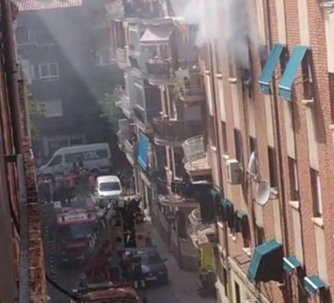 Incendio en un bloque de pisos de la calle Juana de Arco de Albacete, con varias personas afectadas