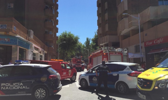 Un incendio en la calle Pintor Zuloaga de Albacete provoca diversos heridos y crisis de ansiedad