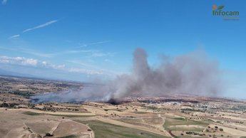 Operativos de extinción: Más de 50 efectivos luchan contra el incendio en La Torre de Esteban Hambrán