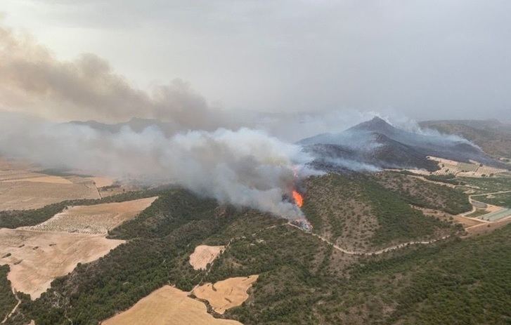 Un rayo causa un incendio en el paraje de ‘La Celia’, entre Hellín y Jumilla