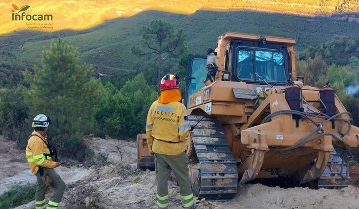 Dan por extinguido el incendio de la pedanía de Moropeche en Yeste (Albacete)