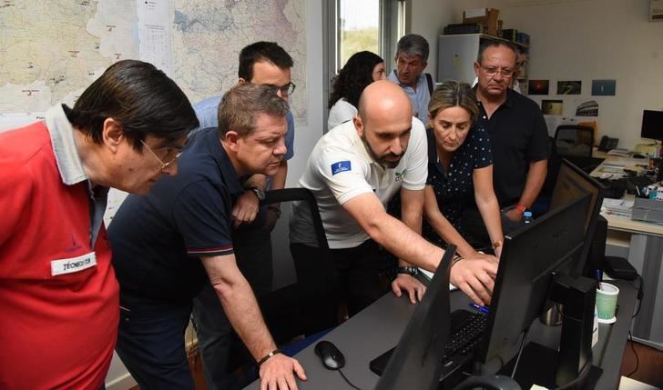 Se redoblan los esfuerzos, con medios aéreos y terrestres para atajar el incendio de Toledo