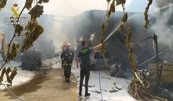 La Guardia Civil rescata a una mujer de 77 años y dos niñas en un incendio en Villarrubia de los Ojos