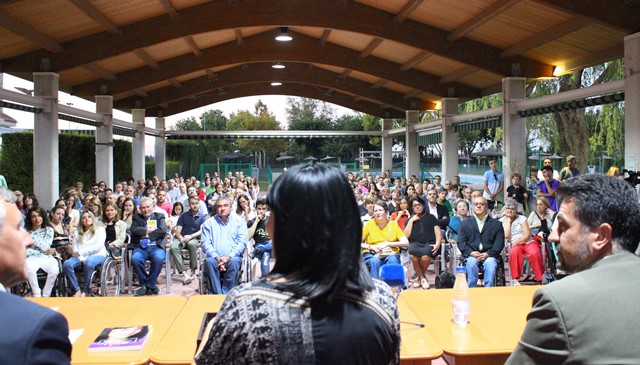 Interesante conferencia la ofrecida por Irene Villa en el Club de Tenis Albacete