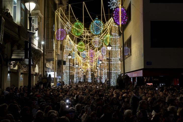 Albacete enciende una iluminación novedosa y vistosa para esta Navidad