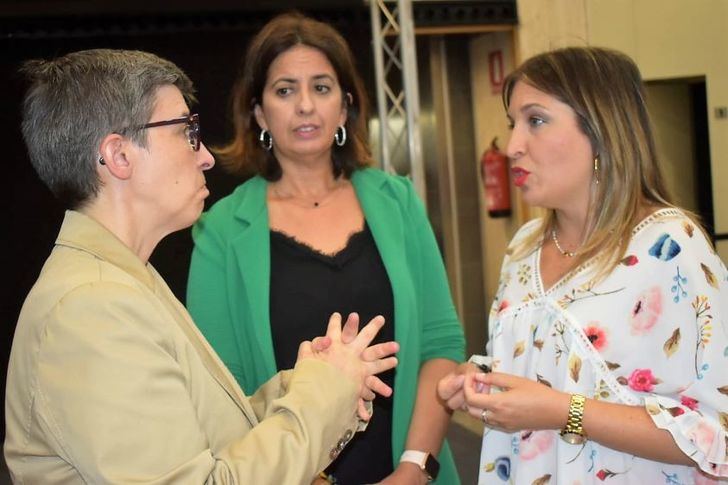 Amparo Torres y Laura Avellaneda asisten a la clausura de las XV Jornadas de Economía Laboral