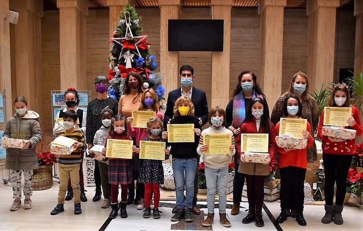 Más de 200 trabajos de 18 centros educativos de Albacete concurren al X Concurso de Tarjetas Navideñas