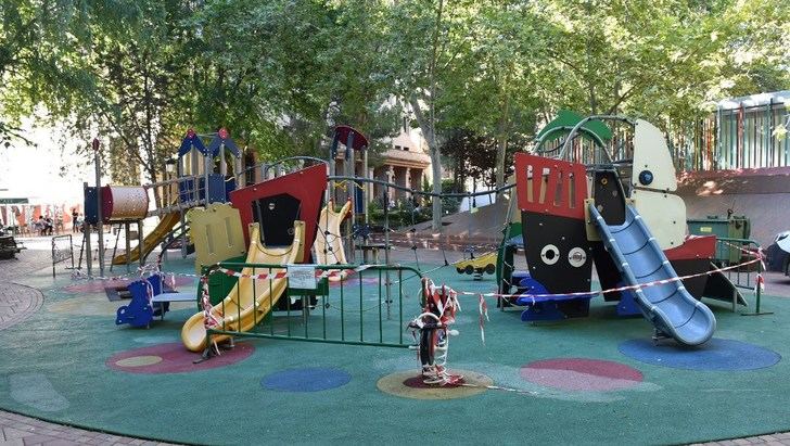 El Ayuntamiento de Albacete vuelve a abrir las zonas de juegos infantiles, cerradas por el coronavirus