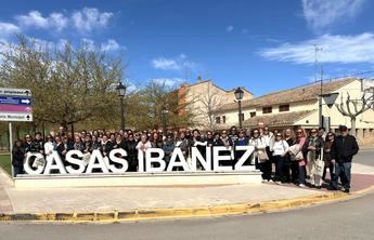 Más de 50 mujeres de Alpera participan en la primera Ruta por la Igualdad 2026 en Casas Ibáñez