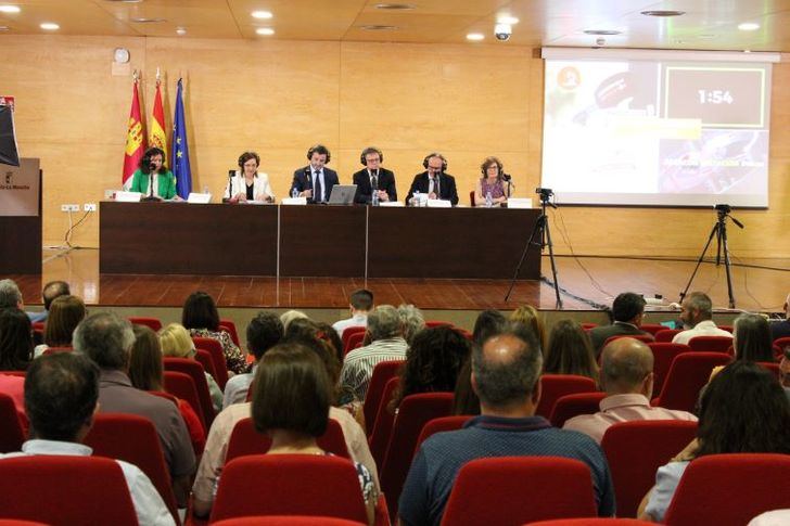Cerca de un centenar de profesionales del SESCAM participan en el I Encuentro en Contratación Pública en Albacete