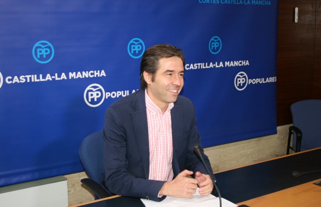 Robisco (PP): 'Ha llegado aire fresco y los carcamales del PSOE empiezan a decir adiós'