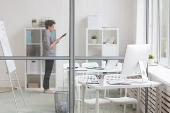 Las mamparas de oficina: La solución para la mejora de la productividad