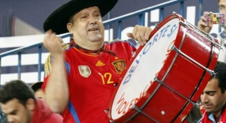 Fallece Manolo El del Bombo, seguidor de la selección española de fútbol, a los 76 años
