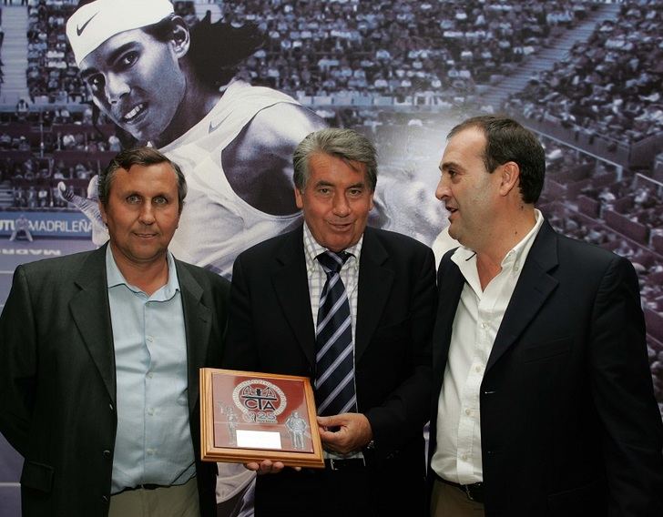 El CT Albacete lamenta el fallecimiento de Manolo Santana, el primer ganador del Ciudad de Albacete de tenis
