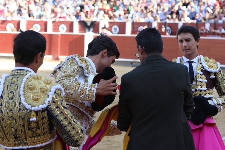 Manuel Caballero brilla en Albacete: dos orejas y una alternativa triunfal