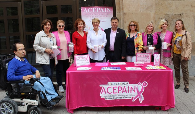 Albacete reconoce la “labor social” de ACEPAIN en el día de su postulación