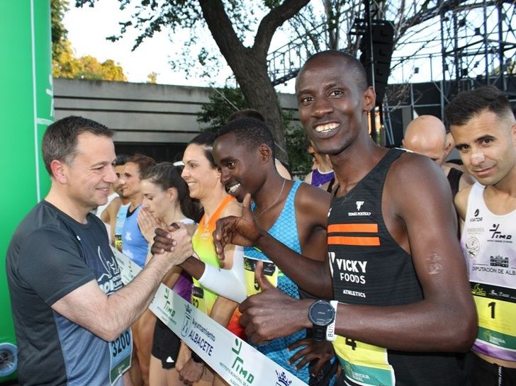 Serrano habla de “éxito indiscutible” la tercera 10K Nocturna de Albacete