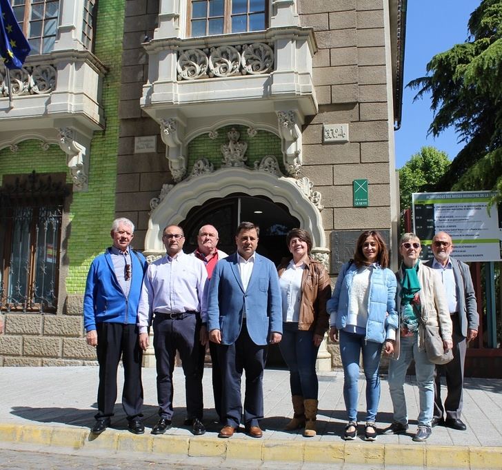Parte la delegación albaceteña que participará en el III Encuentro Mundial de Ciudades Cuchilleras