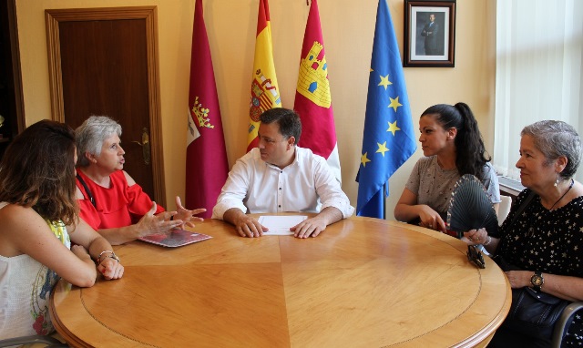 La IV Muestra Nacional de Encajes de Albacete servirá de referencia para más de 550 encajeras de toda España
