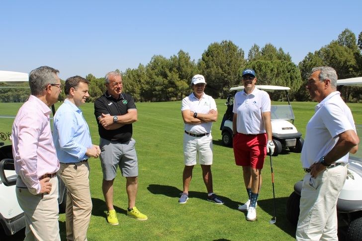 Serrano da la bienvenida a los participantes en el Campeonato de Golf Adaptado, “un orgullo para Albacete”