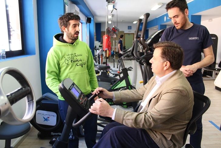 Metasport y su trabajo para facilitar la práctica del deporte a las personas con discapacidad, elogiados por el alcalde de Albacete