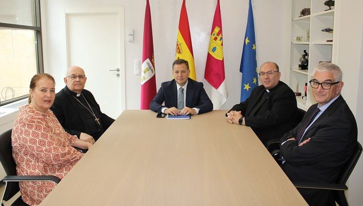 Serrano mantiene un primer contacto como alcalde con el obispo de la Diócesis y le ofrece la colaboración del Ayuntamiento de Albacete