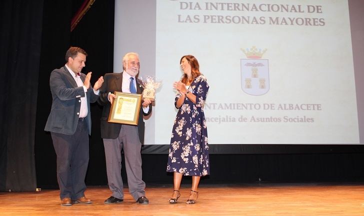 Albacete celebró el Día Internacional de las Personas Mayores en el auditorio municipal