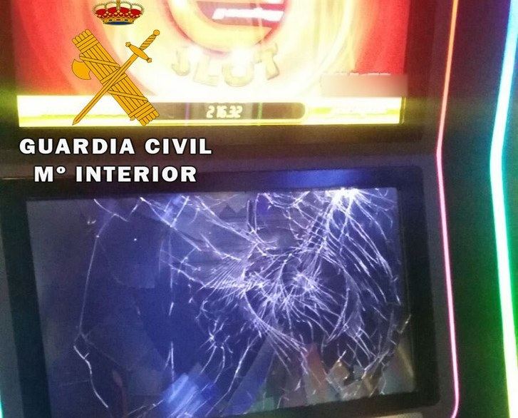 Dos detenidos por ocasionar daños en máquinas recreativas de dos salones de juego de La Roda y Tarazona