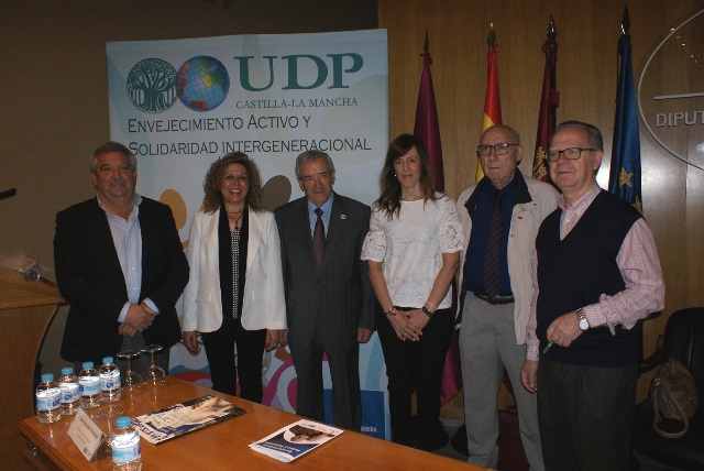 “Albacete es una ciudad mejor, gracias a la experiencia que los mayores aportan a los jóvenes”, asegura María Gil