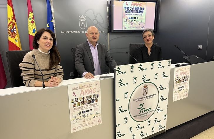 El concejal con representantes de Amac